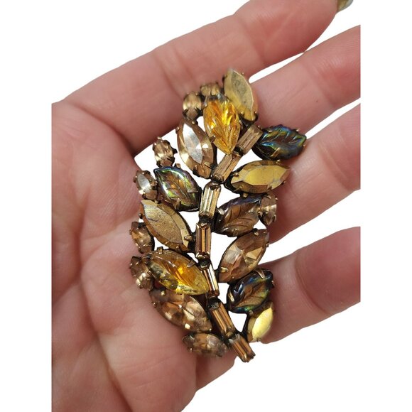 Vintage Signed Regency Molded & Metallic Glass Brooch (A4368) - Picture 2 of 6